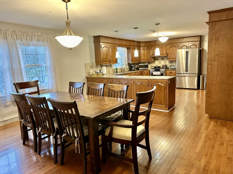 The Ranch Pennsylvania Outpatient Residence in Lancaster, PA – dining area and kitchen